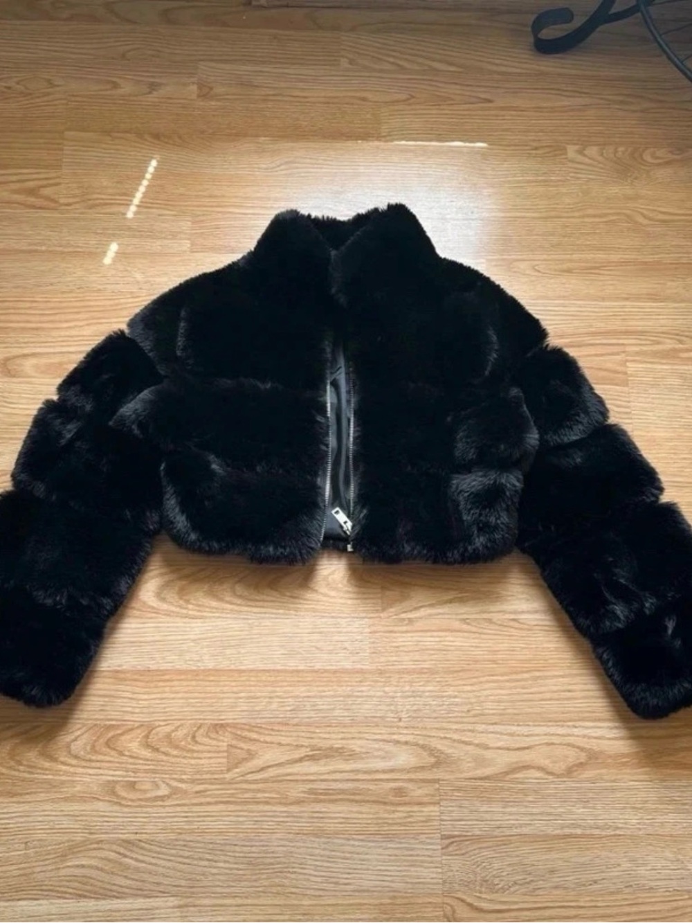 Cropped faux fur jacket